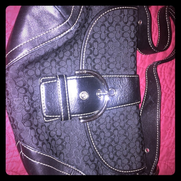 Coach Handbags - Coach Ladies handbag
